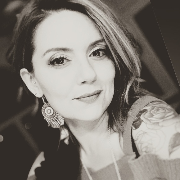 Meet your Posher, Raya - Picture 1 of 4